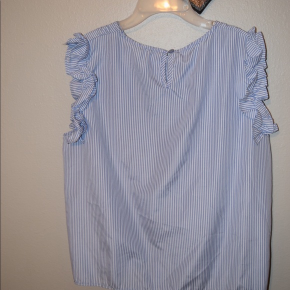 Beautiful top - Picture 3 of 5